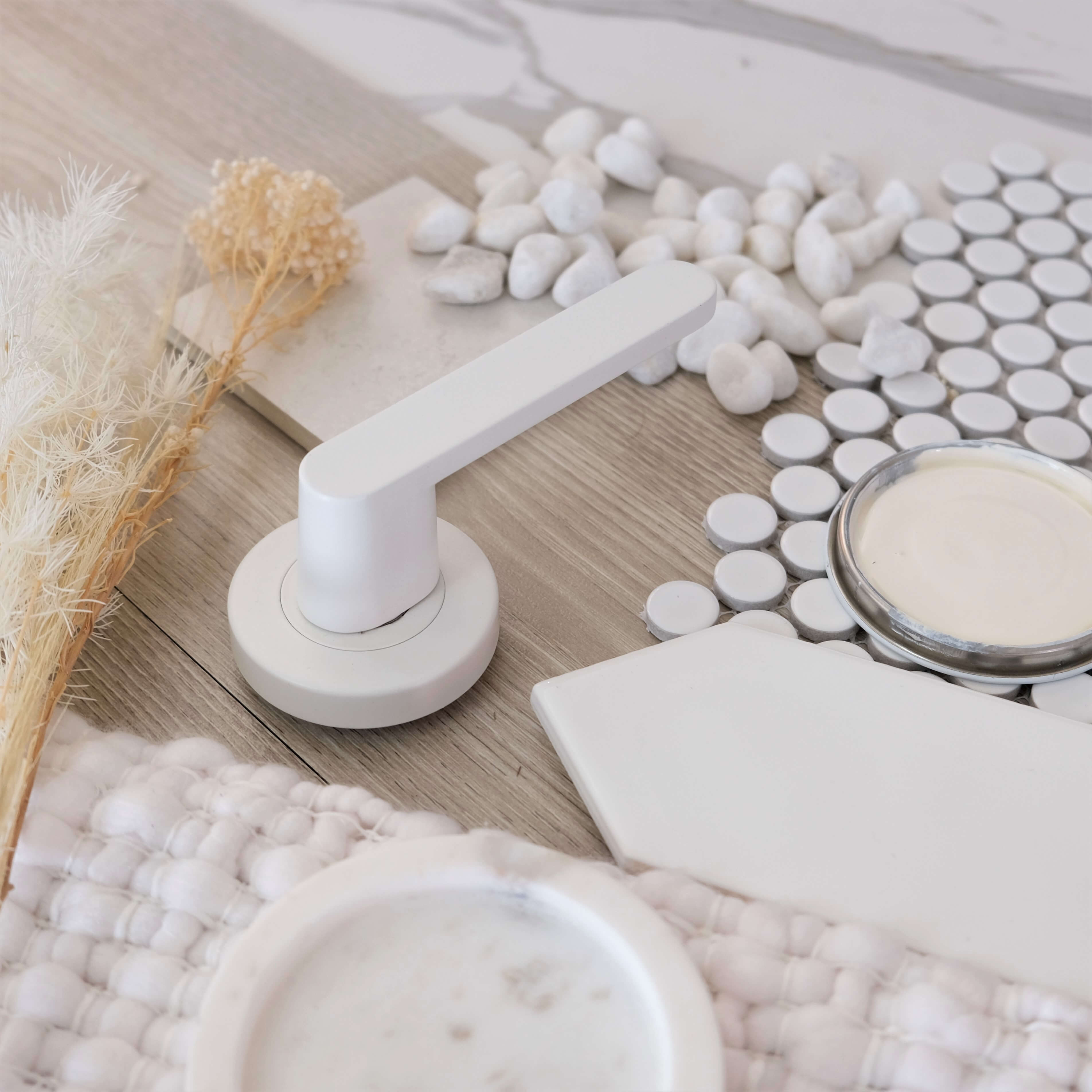 almeri white door handle